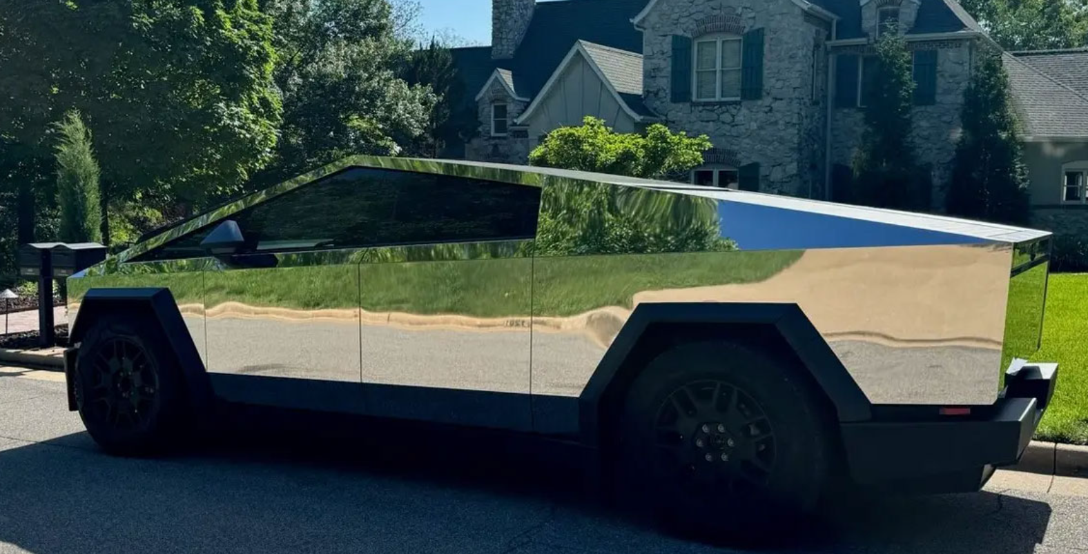 This Impeccably Polished Cybertruck Appears to Pose a Significant Road Hazard 1